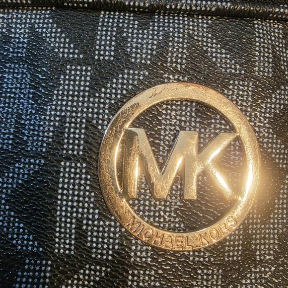 Michael Kors Black Signature MK Belt Bag with Gold Logo - Picture 9 of 12